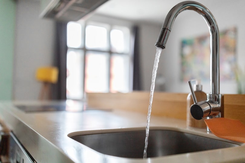 A running kitchen sink